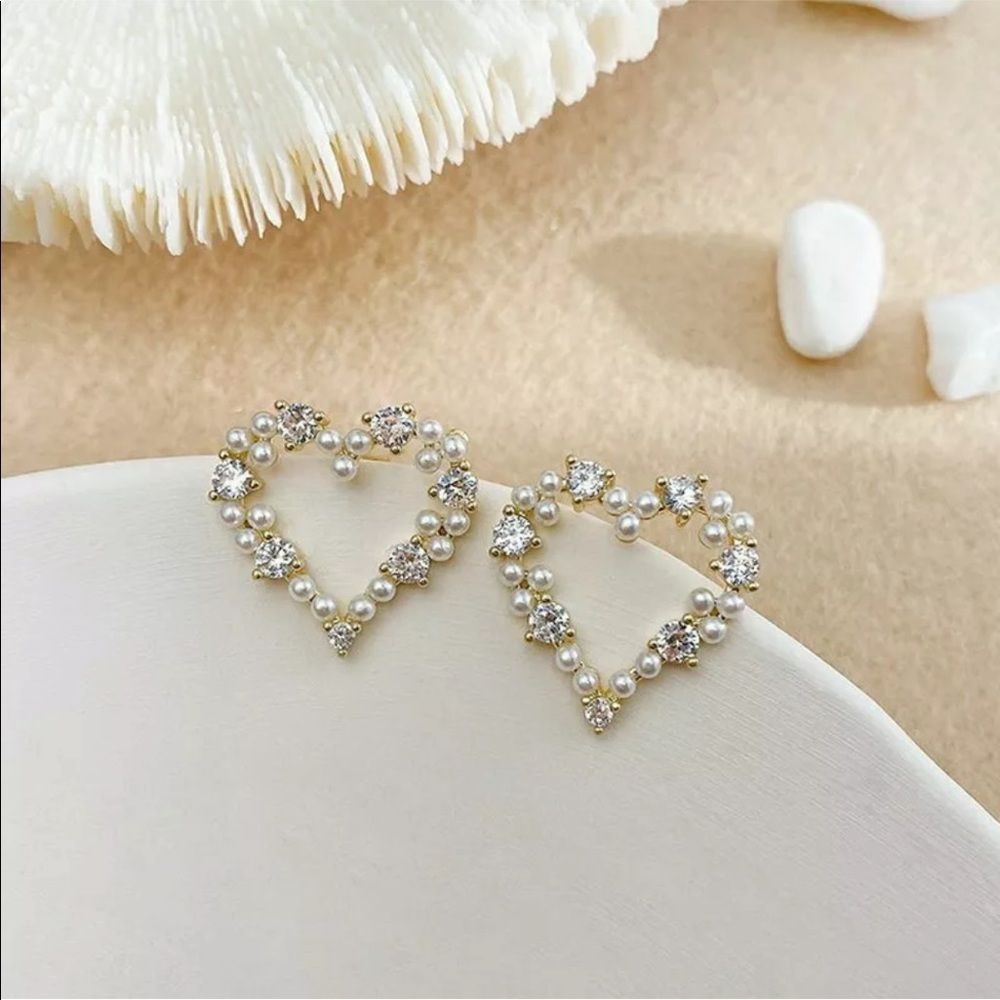 Heart Rhinestones Pearl Wedding Earrings - Picture 4 of 7
